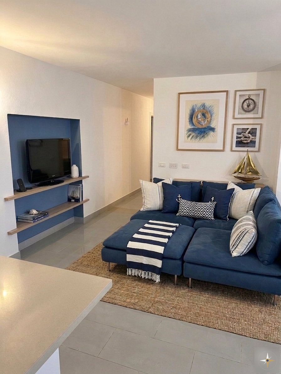 Salotto con divano blu